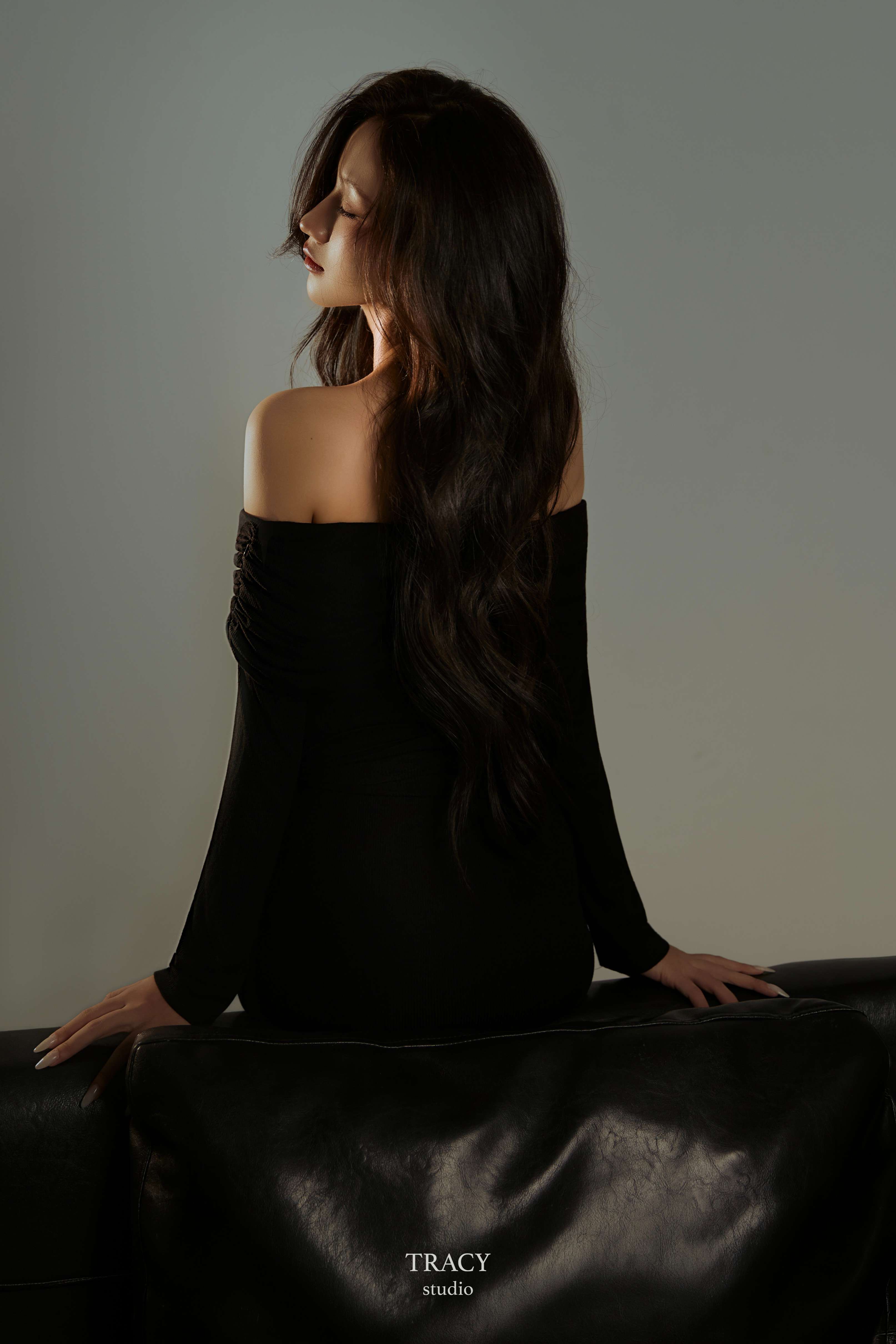 frontend/img/gallery/concept-basic/tracy-studio-chup-basic-concept-black (1).jpg